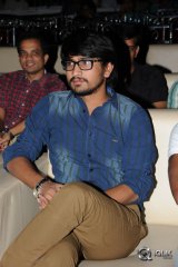 Kumari 21 F Movie Platinum Disc Function